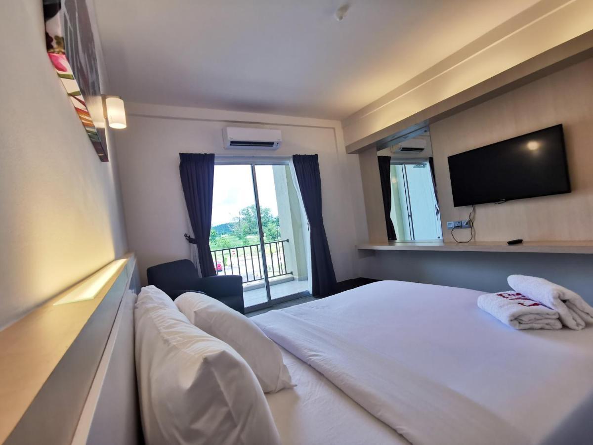 Serdang Lake View Resort Sungai Kechil Exteriör bild
