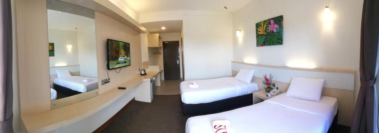 Serdang Lake View Resort Sungai Kechil Exteriör bild